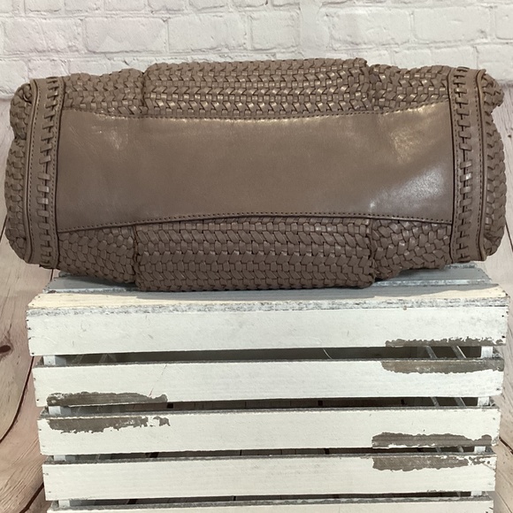 2043. Coach 19646 Madison Caroline Dowel Satchel EUC - Picture 8 of 13